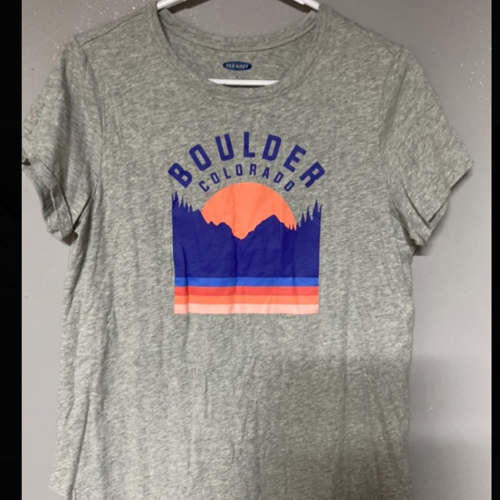 Old Navy tee